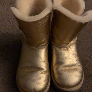 Women’s gold ugg boots size 5